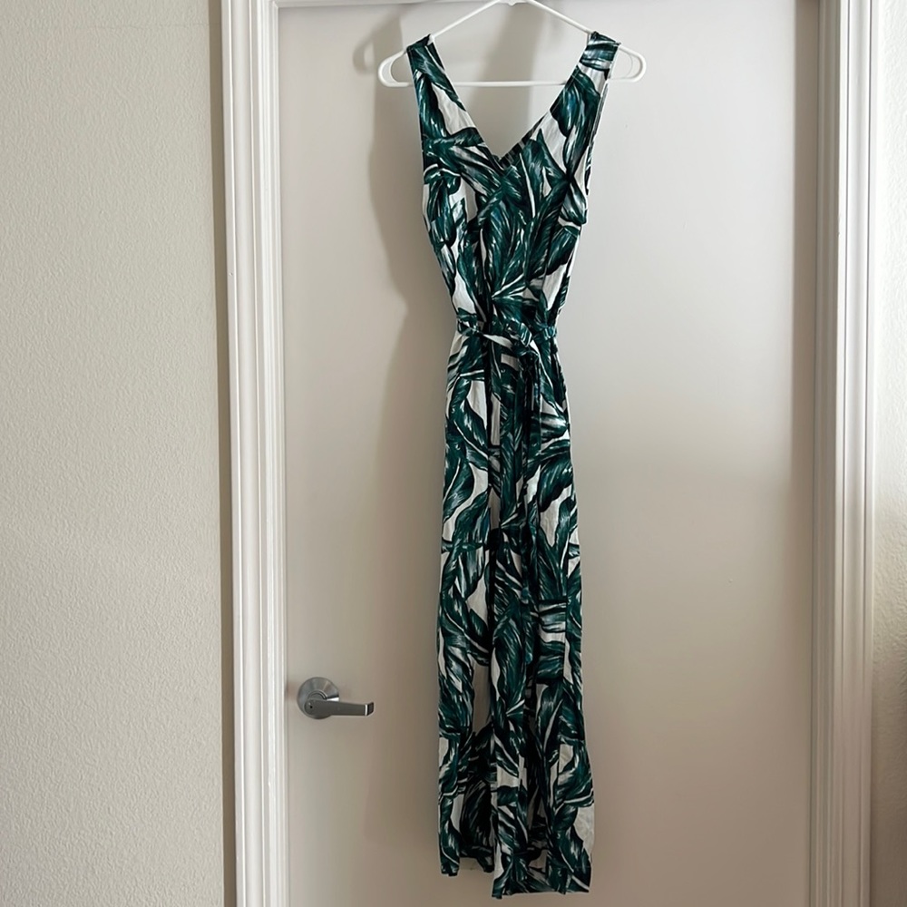 Who What Wear Size Small Palm Tree Jumpsuit